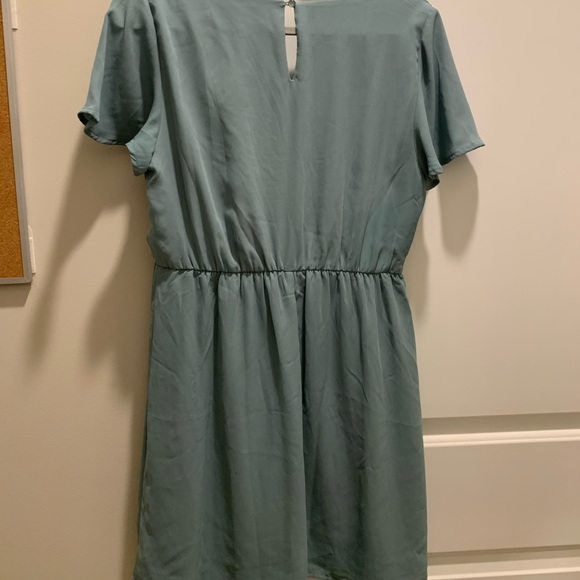 Blue River ruched v-neck dress - Picture 2 of 2
